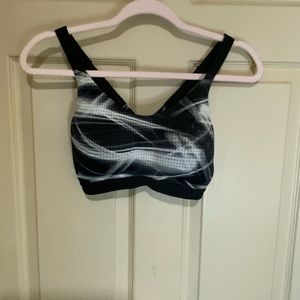 Victoria Secret Sport Bra Lightweight Black White Print Size 36C